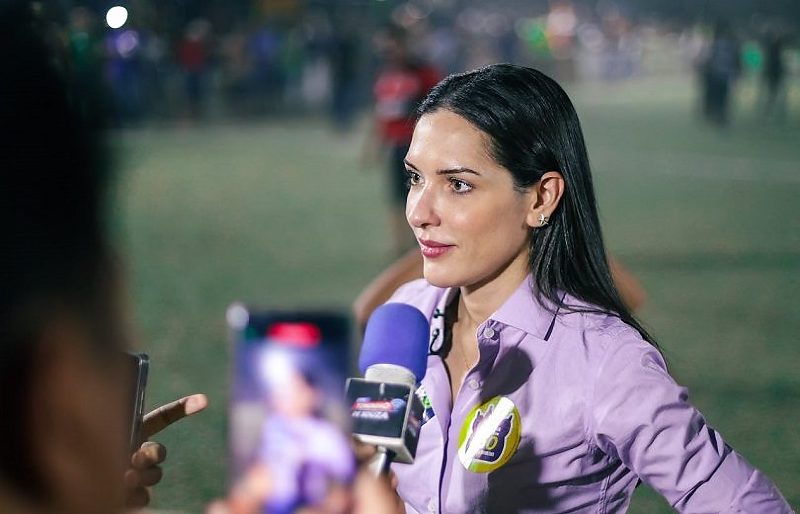 Janaina diz à PF que produtoras ofereceram R$ 7 mil por vídeos contra ela