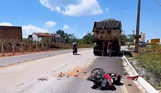 Jovem morre após atingir traseira de caminhão durante acidente em MT