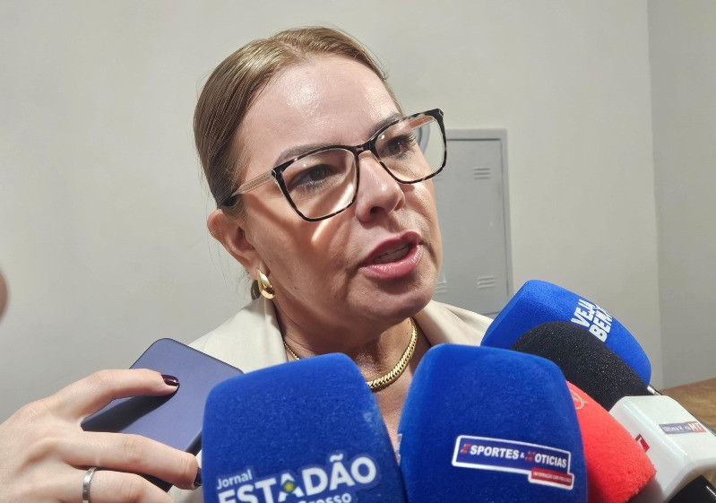 Falta de apoio faz Paula retirar projeto que abriria caminho para reeleição