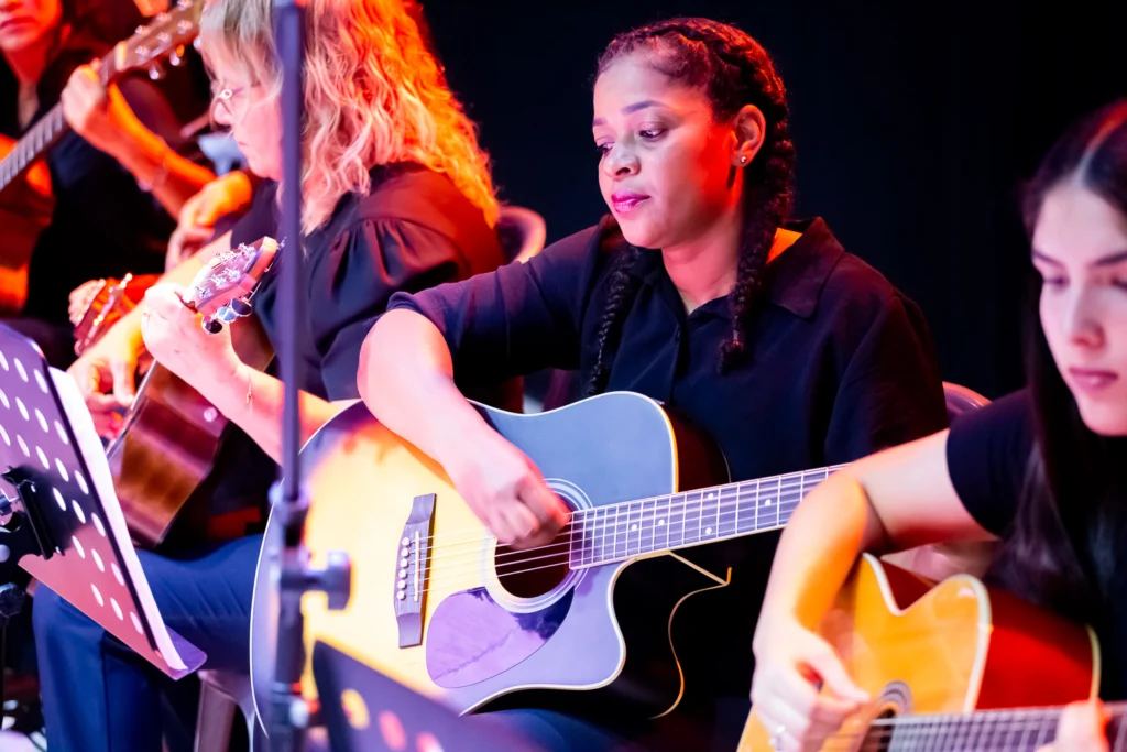 Secretaria de Cultura de Campo Verde promove recital de violão com cem estudantes nesta terça-feira