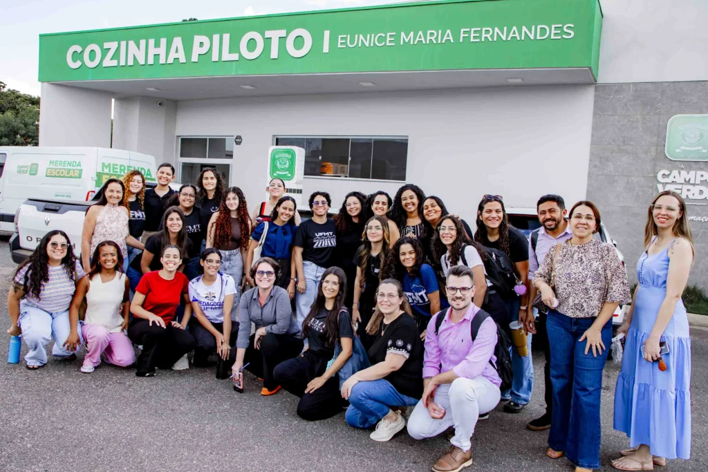 Estudantes e docentes da UFMT visitam rede municipal de ensino em Campo Verde