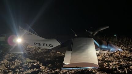Duas pessoas ficam feridas após aeronave realizar pouso forçado em área rural de MT