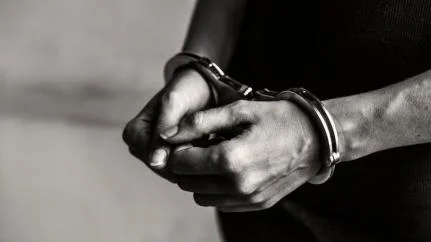 Homem é preso suspeito de estuprar ex-enteado desde os 8 anos