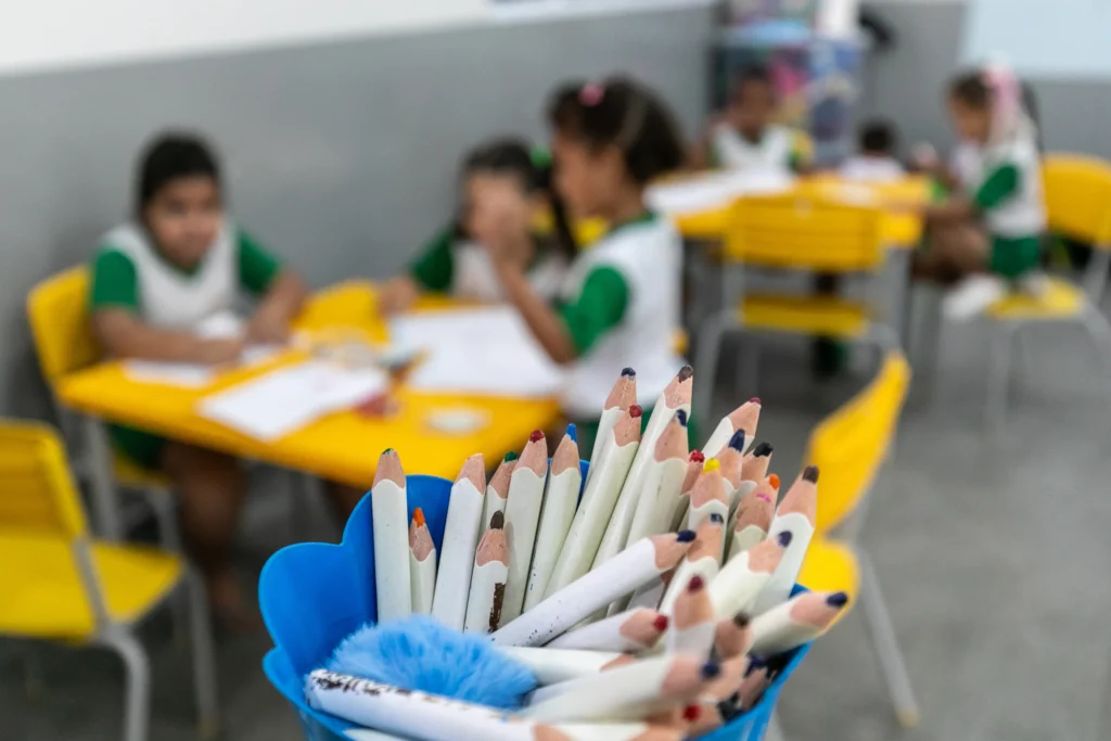 Prefeitura de Cuiabá faz “Pix do Dia do Professor” para cerca de 12,5 mil servidores